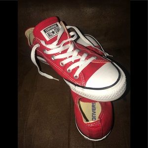 LIKE NEW WOMENS RED CONVERSE